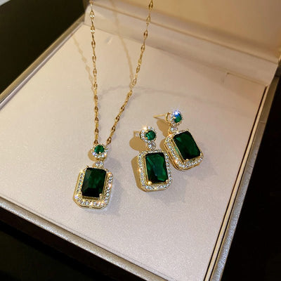Fashion Jewelry: Style Transformation & Confidence Boost