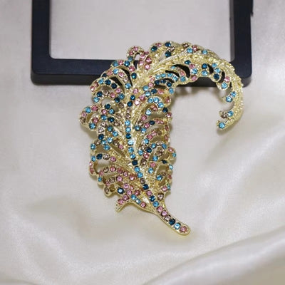💎 High-End Shining Crystal Feather Brooch – Elegant Rhinestone Pin for Women